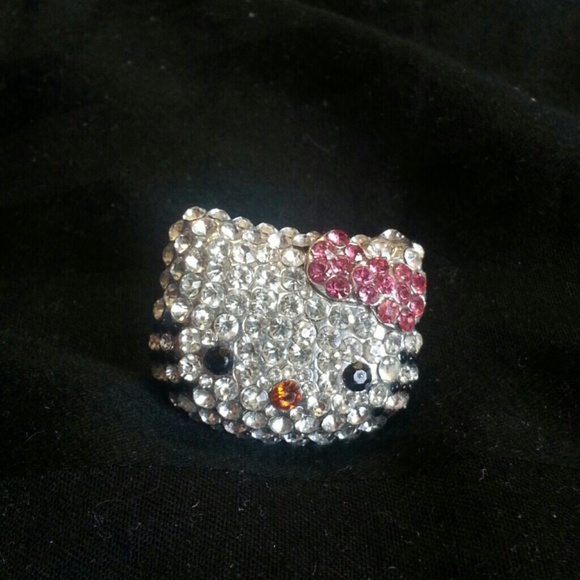 Hello Kitty Ring - Picture 2 of 4