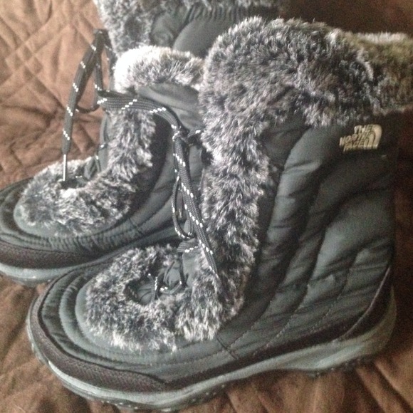 North Face shoe boots. Girls size 5/woman's size 7