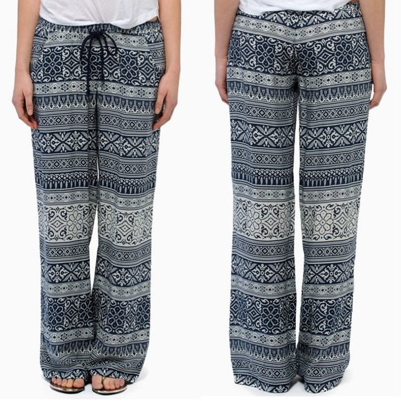 REDUCED! Wishing On Stars Lounge Pants! ✨ - Picture 2 of 4