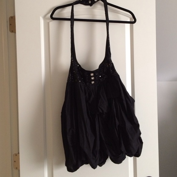 Halter skirt - Picture 1 of 3