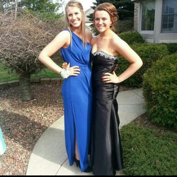 Prom dress - Picture 2 of 2