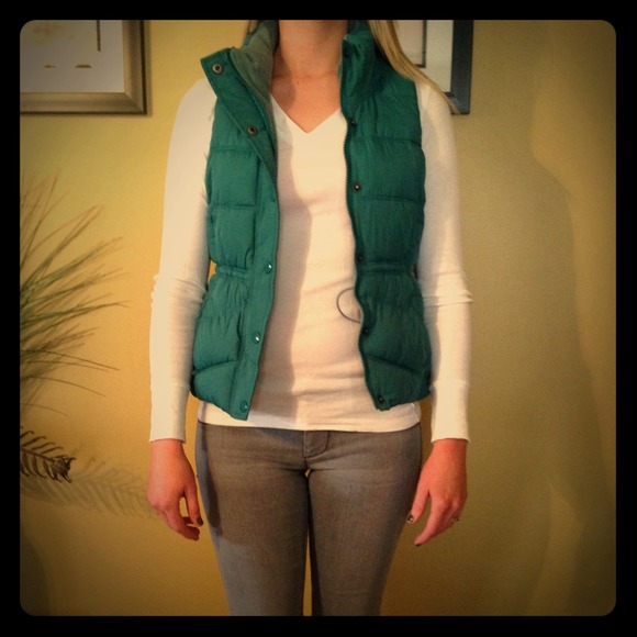 Old Navy teal puffy vest