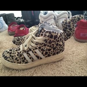 adidas Jeremy Scott leopard print