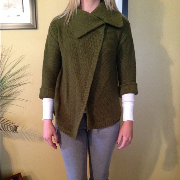 NWT Old Navy green sweater