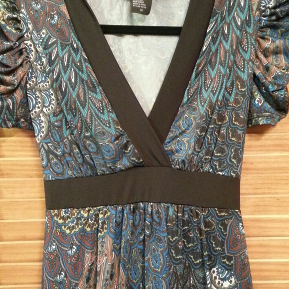 Dress - Picture 2 of 2