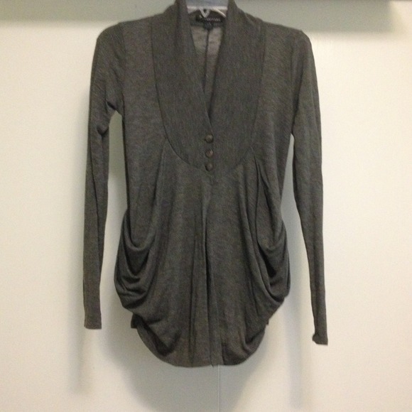 ❌SOLD IN BUNDLE❌Cardigan with draping on side