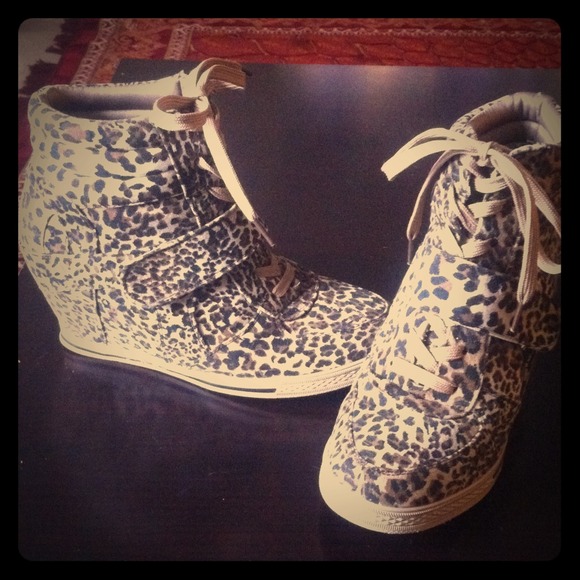 Shoes - Reserved💗Cheetah print wedge sneakers💗