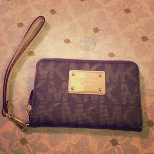 NWOT Brown Michael Kors Wristlet