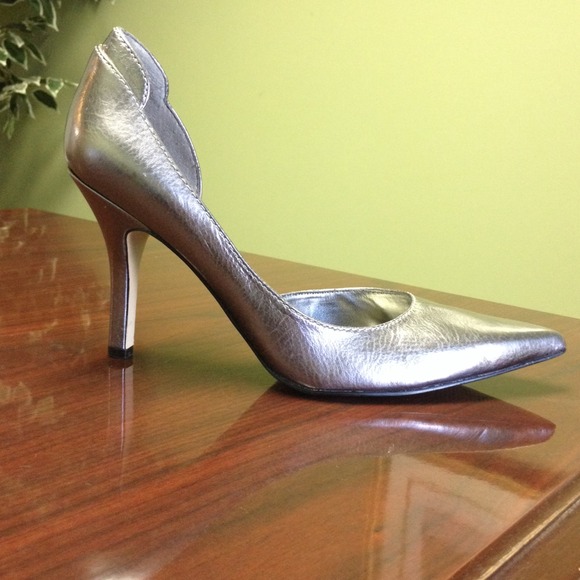 Nine West heels silver. Size 7.5
