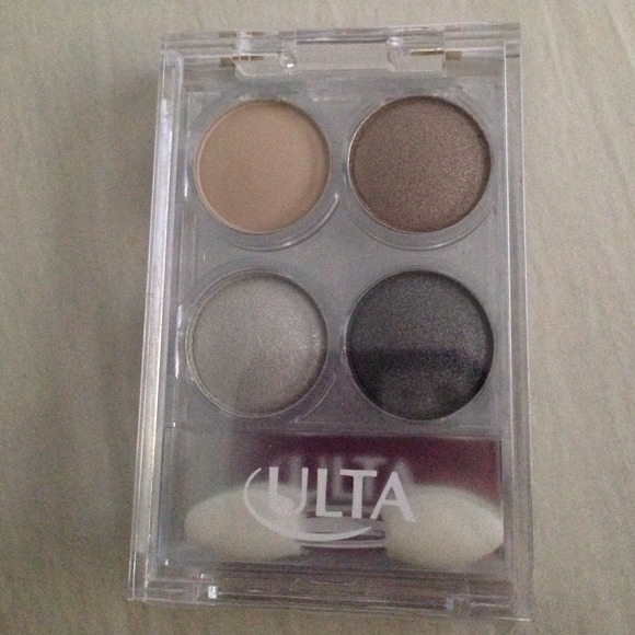 Sealed Eyeshadow Quad