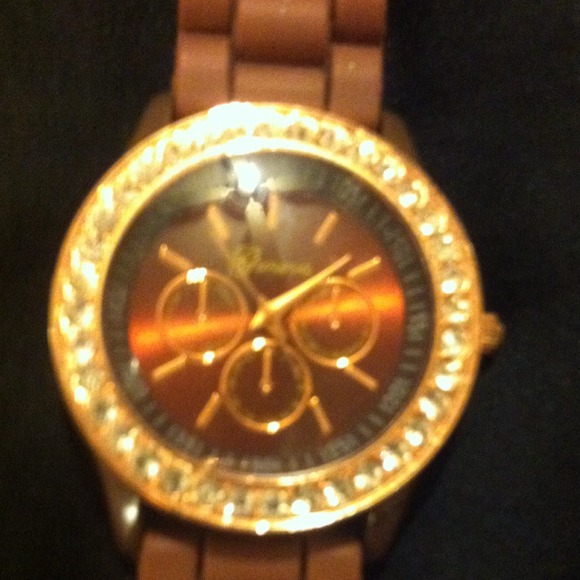 Watch - Picture 2 of 3