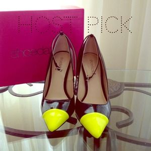 🎉HP 1/27🎉 Gina by Shoedazzle.