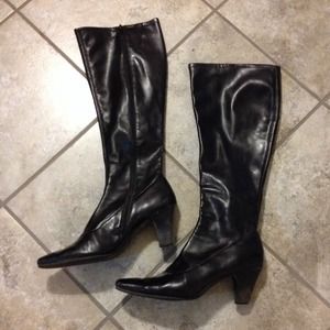 SOLD IN BUNDLE Risky Pizness Aerosoles