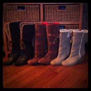 SOLD/TRADE 3 BOOTS FOR @briebash