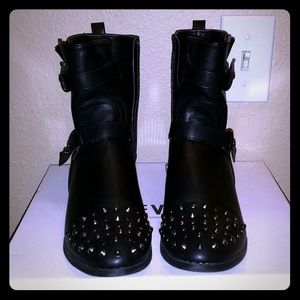 Awesome black boots with studs size 7
