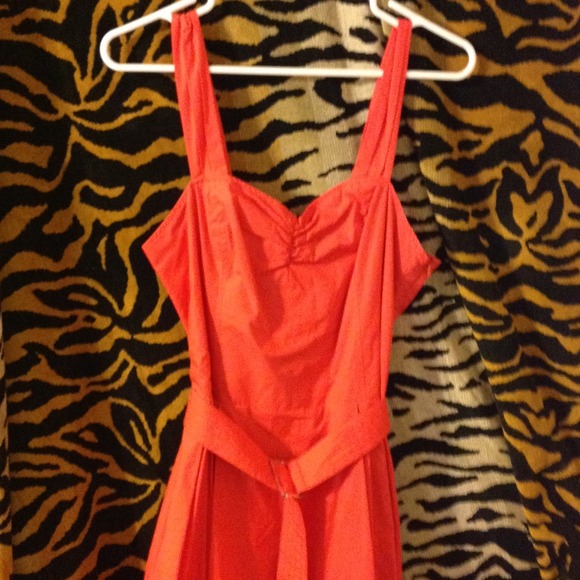 100% cotton dress. Perfect for spring lunch date!