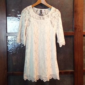 💟SOLD💟White lace dress