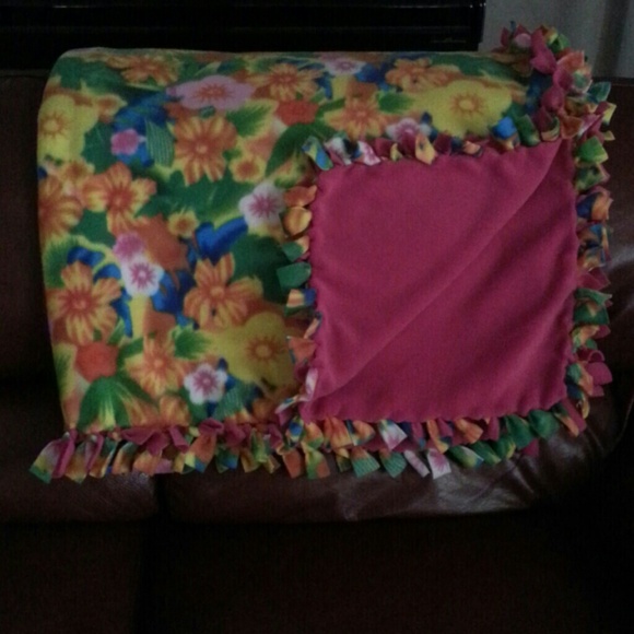 Floral throw blanket