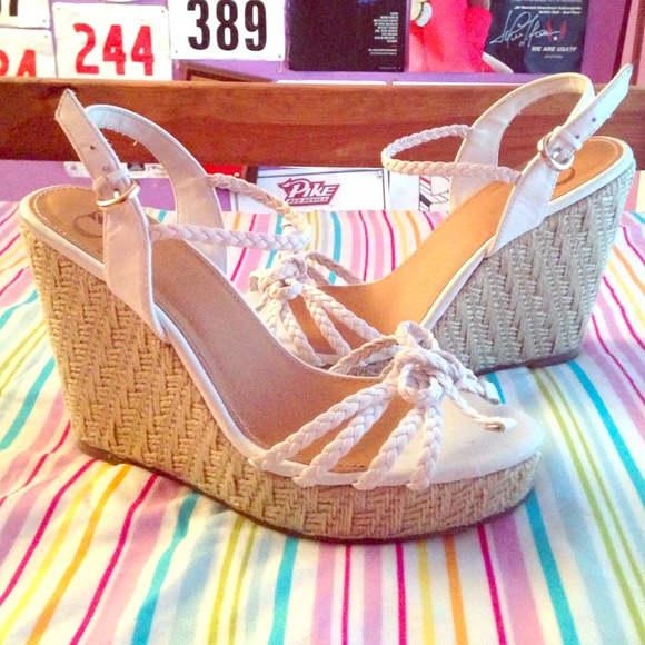 Kelsi Dagger Platform Wedge