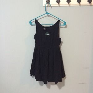 ⛔️SOLD⛔️Open Back Black Top