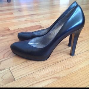Nine West Black Leather Pumps