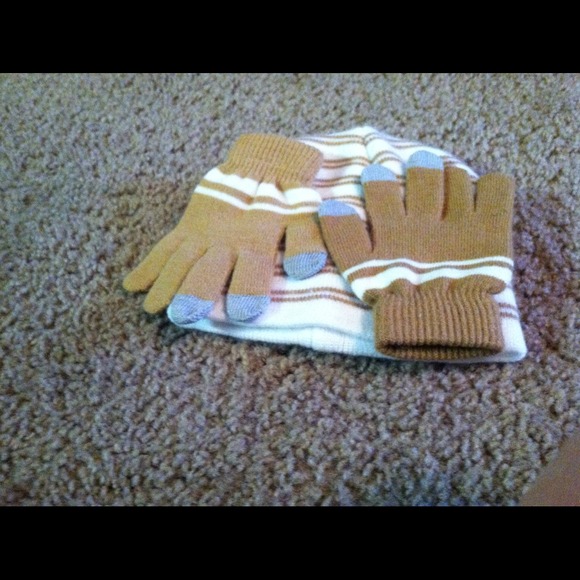 Hat and gloves