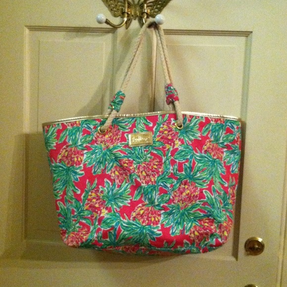 💢SOLD💢Lilly P Shoreline Tote
