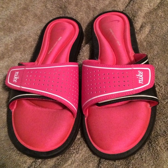 Nike slides