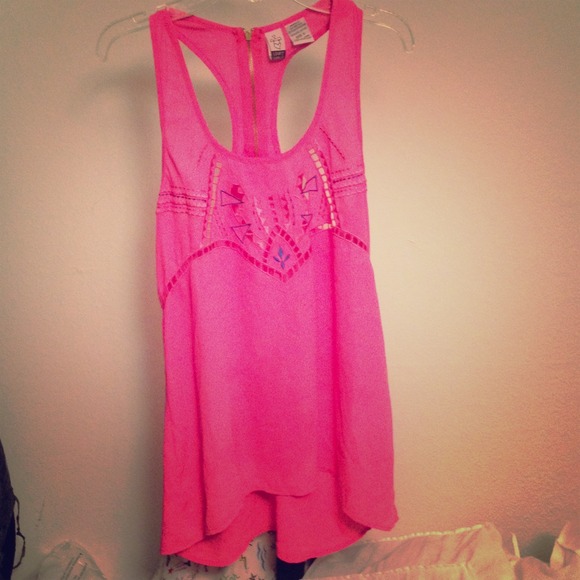 Pretty pink tank top ☺️