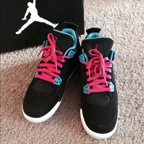 Air Jordan 4 Retro GS - Picture 2 of 4