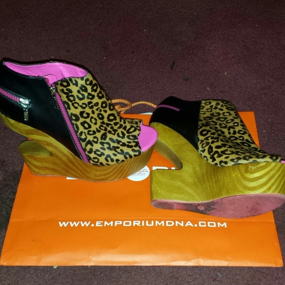 Leopard fur and leather wedges