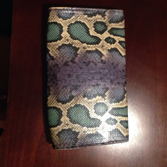 ***Sold***Clutch - Picture 2 of 2