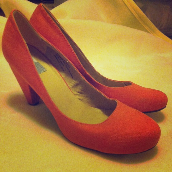 Salmon Canvas Pumps