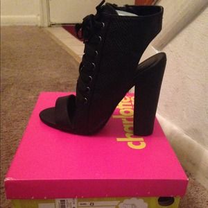 LACE-UP SNAKESKIN HEEL