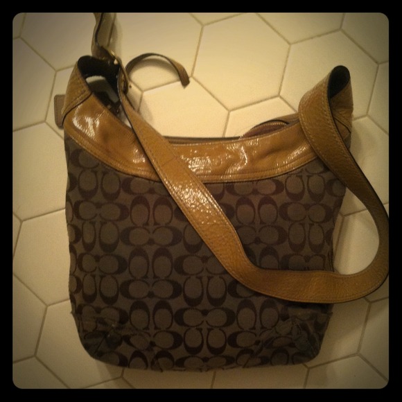 😍Coach bag with tan leather- price negotiable!💞
