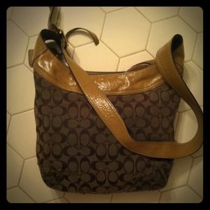 😍Coach bag with tan leather- price negotiable!💞