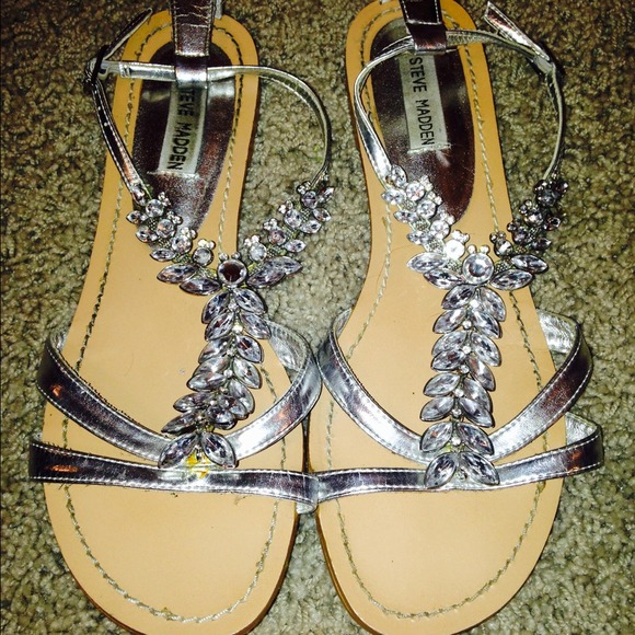 Steve Madden Rhinestone Leave Sandals