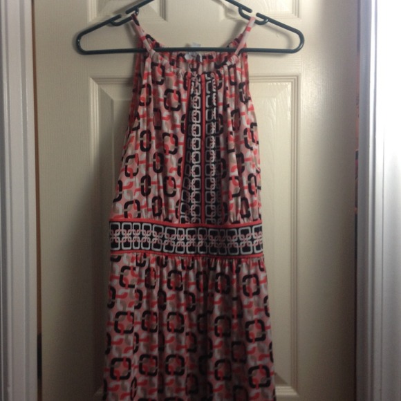 Pink dress with black white and grey accent - Picture 1 of 1