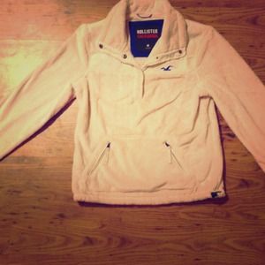 Creme hollister fleece jacket and plaid shirt