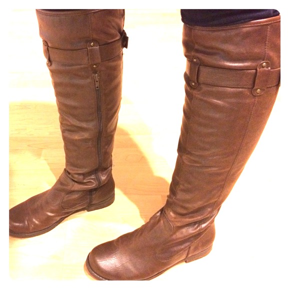 Knee high brown boots, good for a wide calf