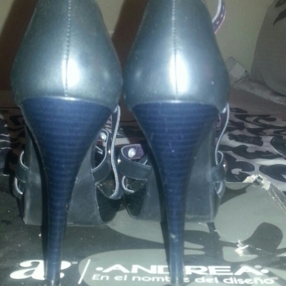 Heels - Picture 3 of 4