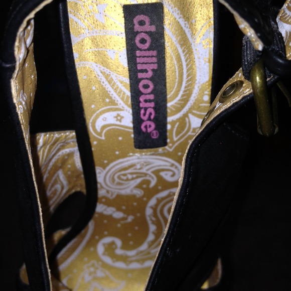 Black wedges. - Picture 4 of 4