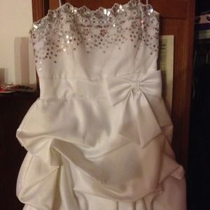 Beautiful white dress!!!