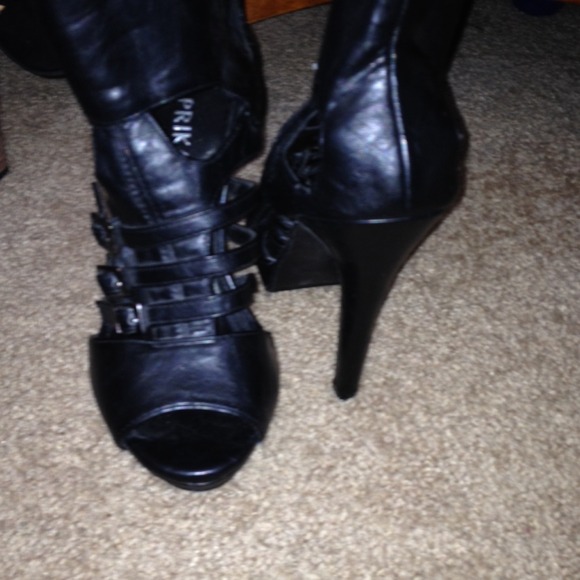 All black bootie heels. - Picture 2 of 4