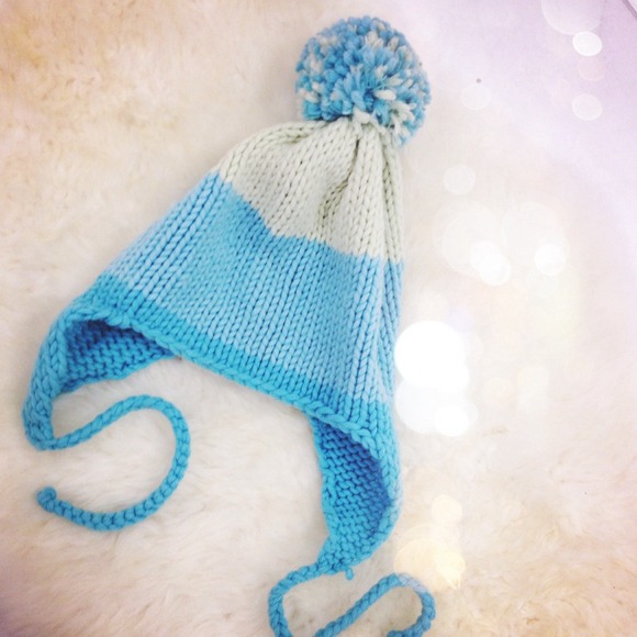 GAP Accessories - Vintage Tri Color GAP Pom Pom Beanie