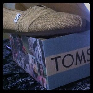 Toms classics. Women size 7. Color burlap.