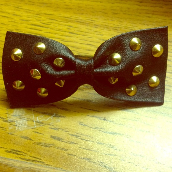 Black Hair Bow