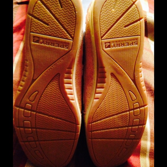 🚫Sold🚫 Angelfish Sand Suede Sperry's - Picture 4 of 4