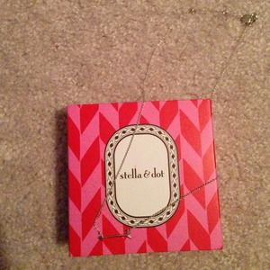 Stella and Dot On The Mark necklace- silver