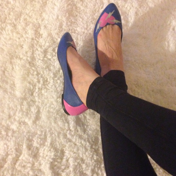 Adorable leather electric love flat by BC